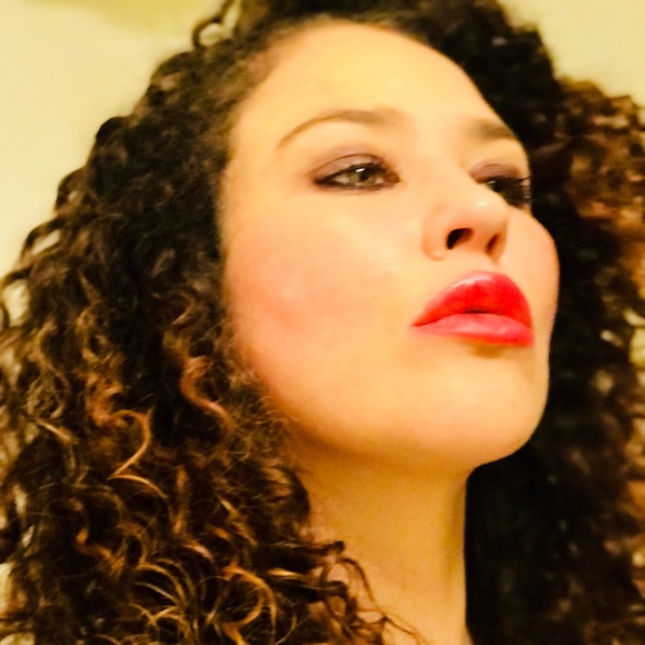 Meet your Posher, Taryn - Picture 1 of 1